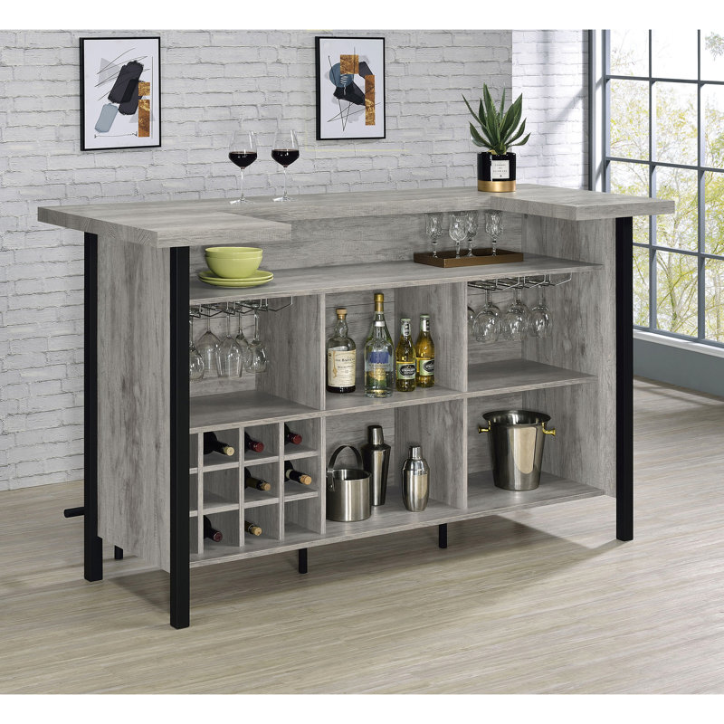 Unité de bar autoportante en bois de grève gris, avec surface à deux niveaux, verres à pied et rangement pour bouteilles de vin pour fin de semaine Get Finition bois de grève avec structure en métal, tablettes, tablettes