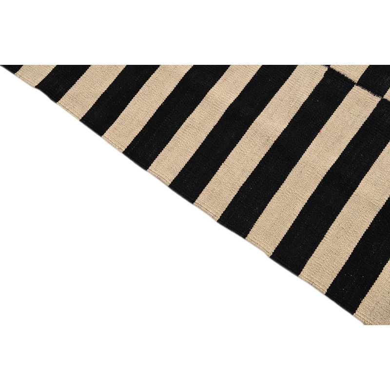 Tapis noir et blanc 5 x 8 Pinkerton