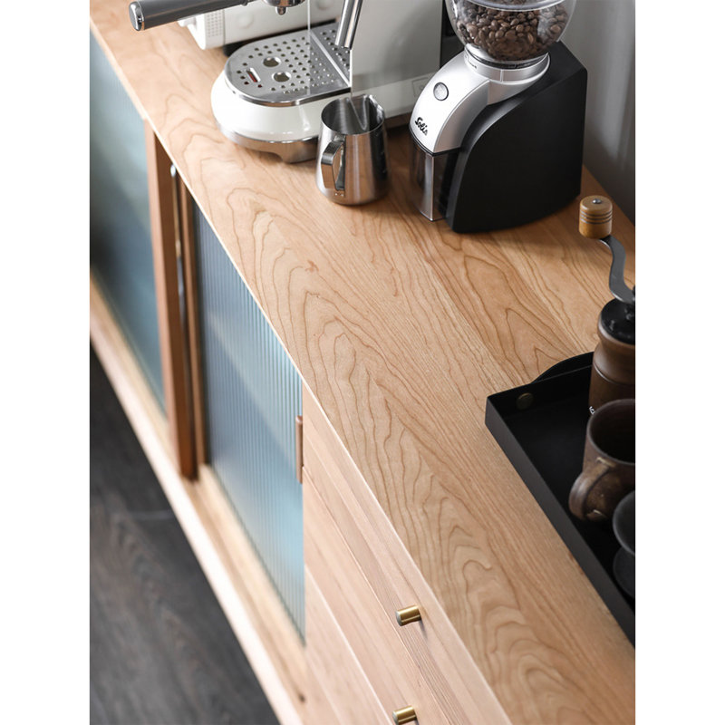 Buffet minimaliste et haut de gamme, Brun