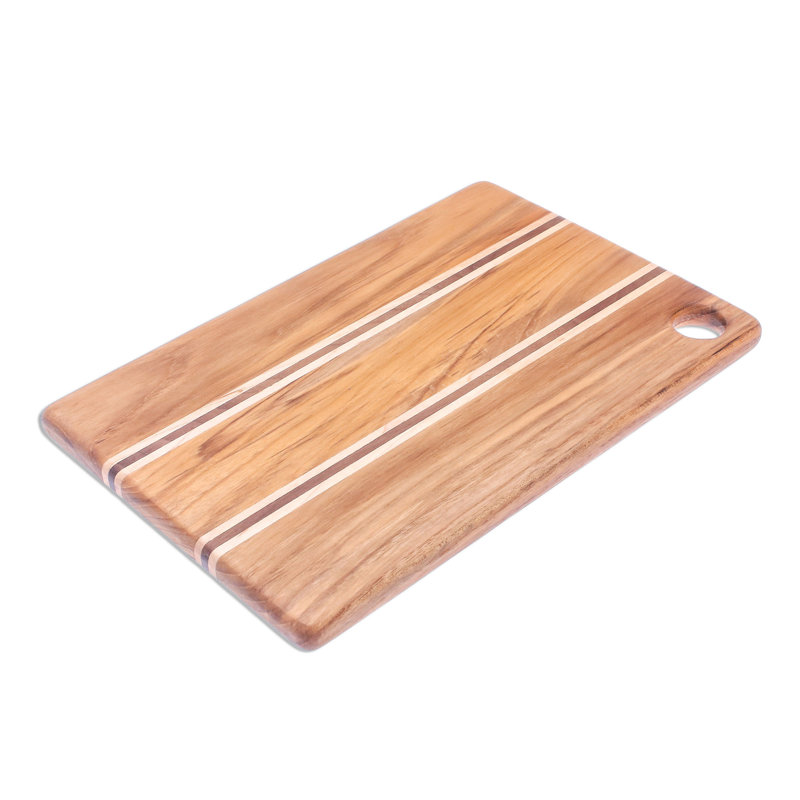 Planche à découper en bois