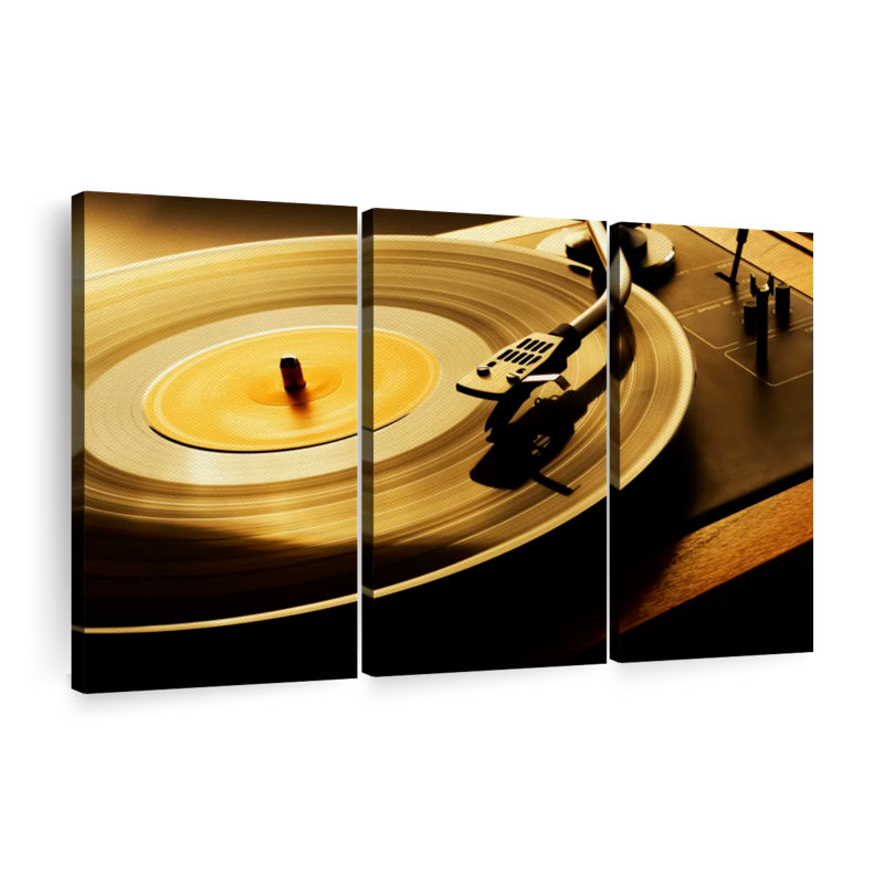 «Spinning Vinyle», 3 pièces sur toile, H 28 po x l 45 po x P 1,25 po