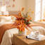 Faux fleurs d'automne dans un vase, fausses fleurs dans un vase, arrangement floral d'automne, centres de table d'automne, fleurs artificielles, décor de cuisine, décor de table basse