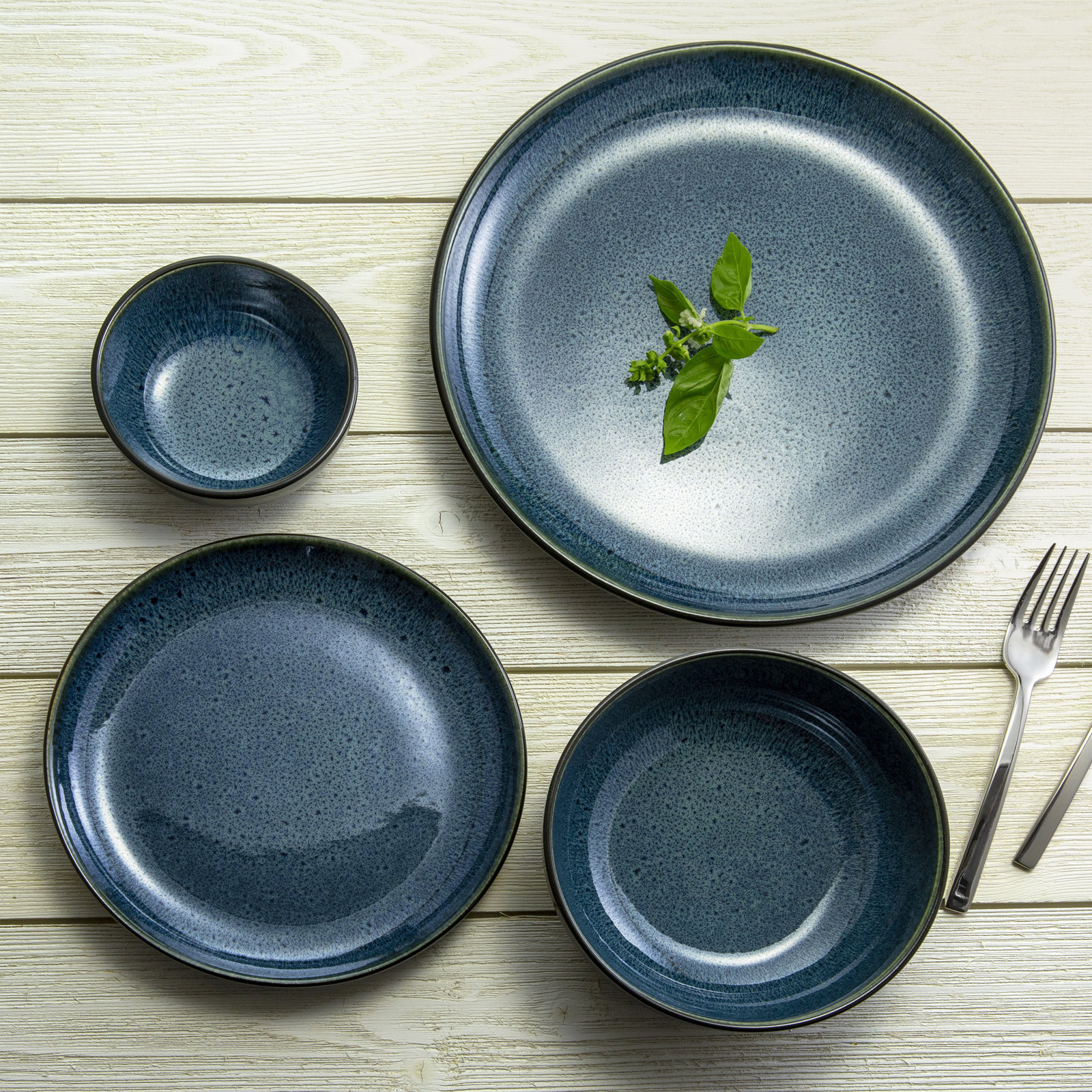 Resona Stoneware Dinnerware Set - Service for 4, Blue