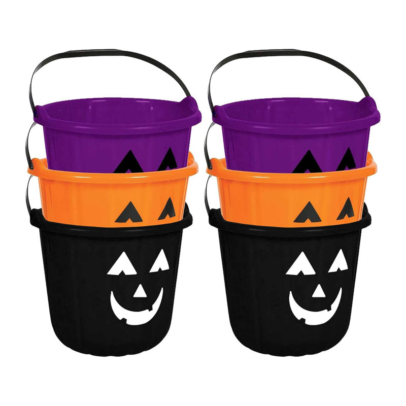 Seau de Noël avec bonheurs de citrouille d'Halloween The Aisle® The Holiday Aisle® - assortiment de couleurs de 9 po, paquet de 6