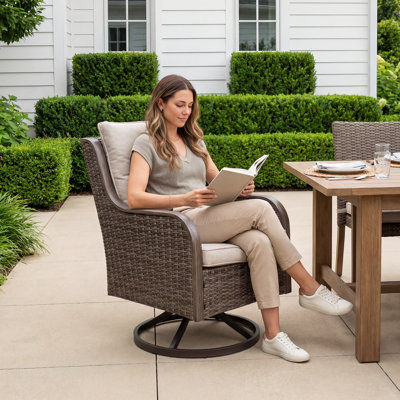  Chaise de salle à manger toutes saisons avec coussins pour patio / balcon / jardin (seulement chaise pivotante)