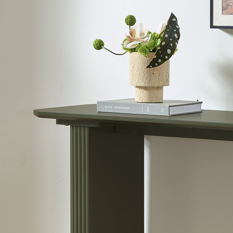 Console moderne en bois cannelé, table de canapé étroite derrière le canapé, table d'entrée pour le salon, le couloir ou le vestibule