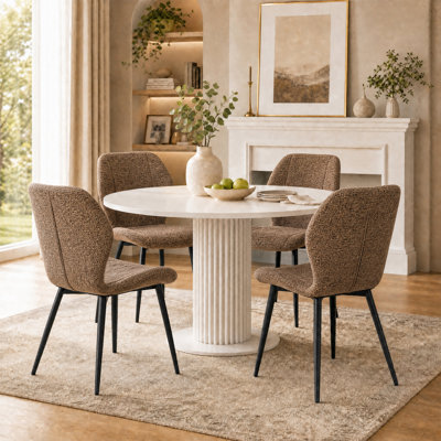 Chaise de salle à manger rembourrée en similicuir moderne, chaise d'appoint ergonomique avec pieds en métal noir, café (ensemble de 4)