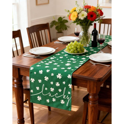 Green Lucky Shamrock Table Runner, St. Patrick’S Day Spring Holiday Decor For Indoor And Outdoor Dining