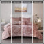 Ensemble d'édredon en velours double / grand avec coussin décoratif-134085952