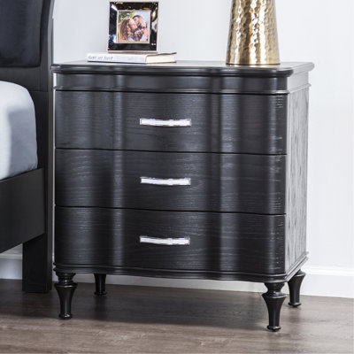 Table de chevet de chambre à coucher à 3 tiroirs en bois massif noir de style contemporain, pieds tournés, poignées en cristal, panneaux avant courbés, tiroir supérieur doublé de feutre, poignée de bar à extension complète, assemblage facile