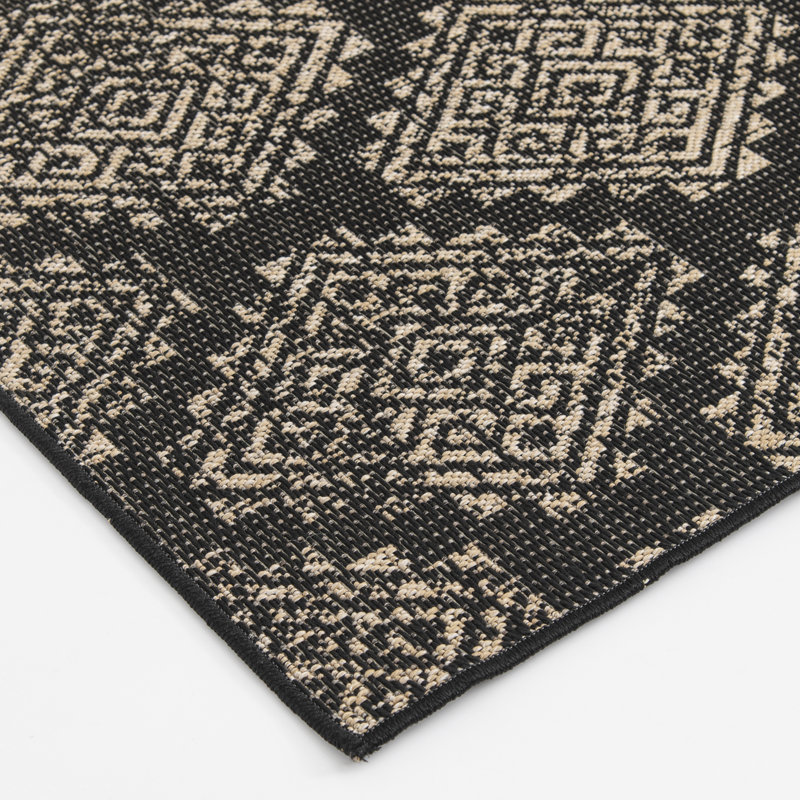 Tapis intérieur / extérieur en polypropylène noir / beige Union Rustic Makeitha Abenaki, Rectangle 3 pi 3 po x 5 pi 3 po