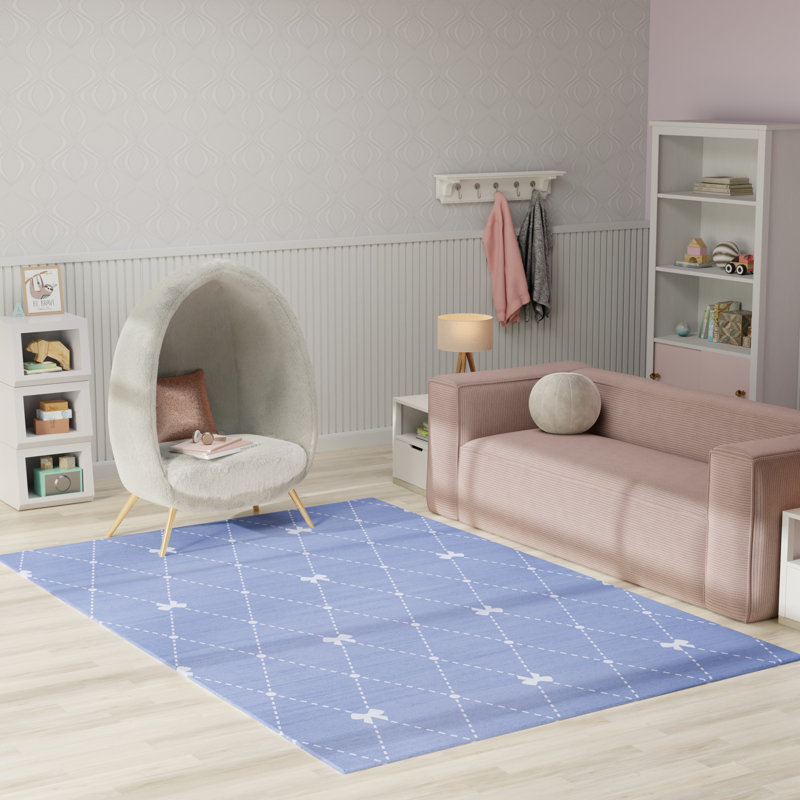 Arranjeet Machine Washable Blue Indoor Rug, Rectangle 6'6" x 9'2"