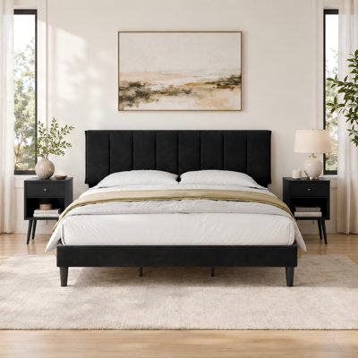 Ensemble de chambre à coucher moderne 3 pièces avec lit plateforme tapissier en velours noir, tête de lit réglable et 2 tables de chevet, support à lattes de bois, aucun sommier nécessaire