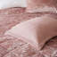 Lit double / grand en velours rosé, avec housse de couette, taies décoratives et oreiller avec literie à fermeture à boutons-117329242-117329244
