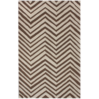 Tapis beige à chevrons Wolfenbarger