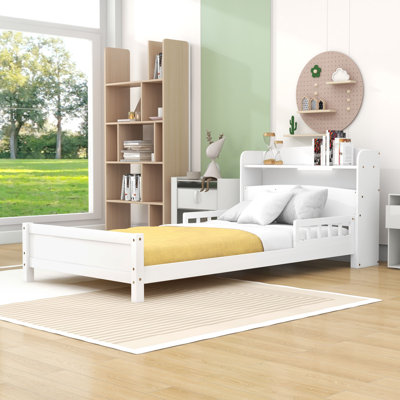 Lit plateforme en bois avec capteur de mouvement à DEL et tête de lit