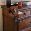 Armoire d'appoint en bois massif brun noisette