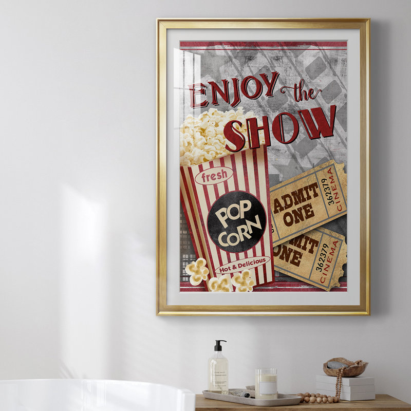 «Movie Night I», reproduction encadrée de qualité supérieure, prête à être accrochée, Or, H 30,5 po x l 22,5 po