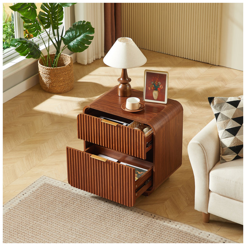 Table de chevet moderne ondulée et cannelée avec 2 tiroirs, meuble de chevet incurvé avec poignées en métal, rangement en panneaux de particules finition noyer pour chambre à coucher