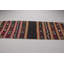 Tapis de style kilim turc tissé à la main dans un style boho chic parfait pour la cuisine ou le salon avec un motif complexe noir et rouge
