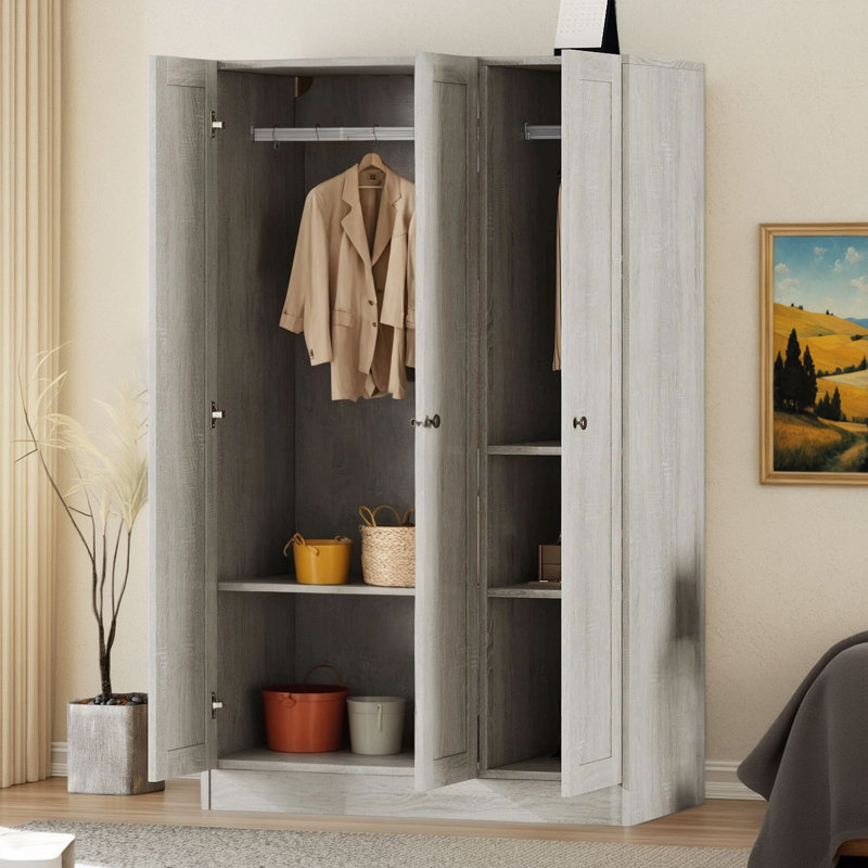 Armoire à persiennes grise à trois portes avec conception à tablettes qui améliore la flexibilité du rangement et rend le rangement plus efficace