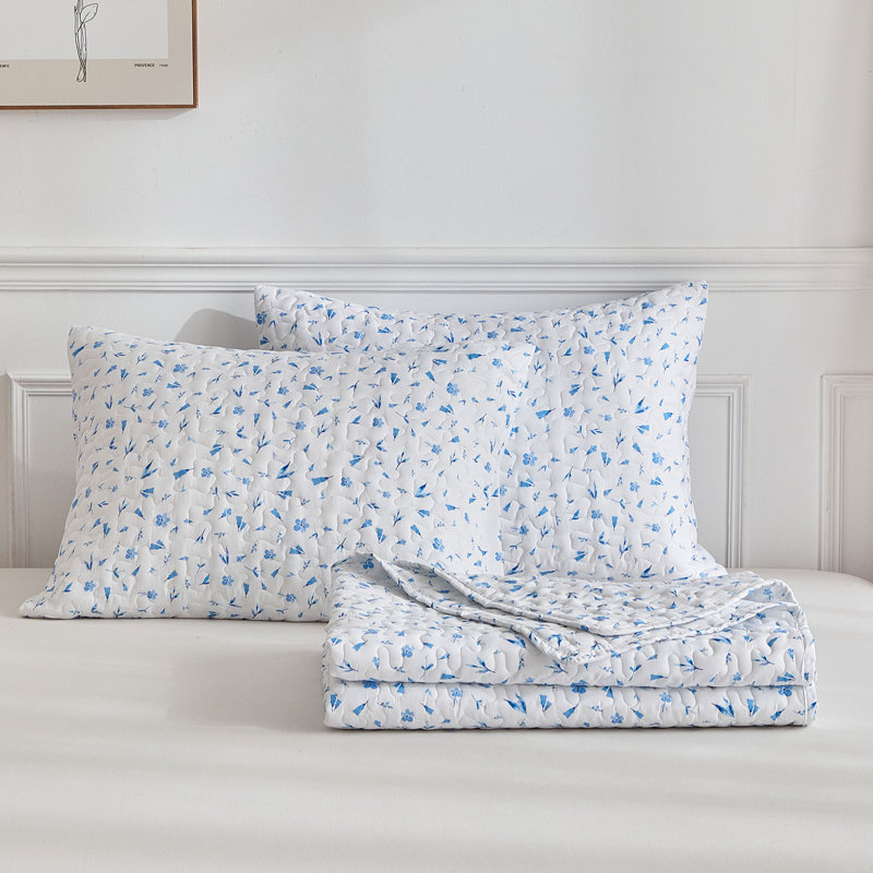 3 Piece  All Season Cottagecore Microfiber Quilt Set, King Quilt + 2 King Shams, Blue/White Floral
