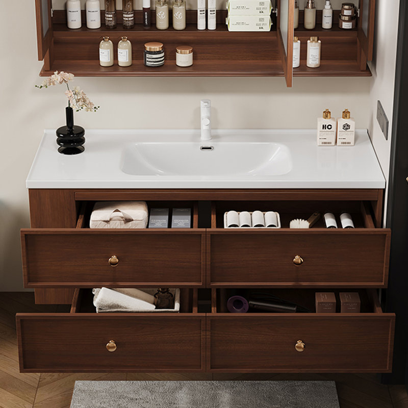 Armoire de salle de bain de style antique