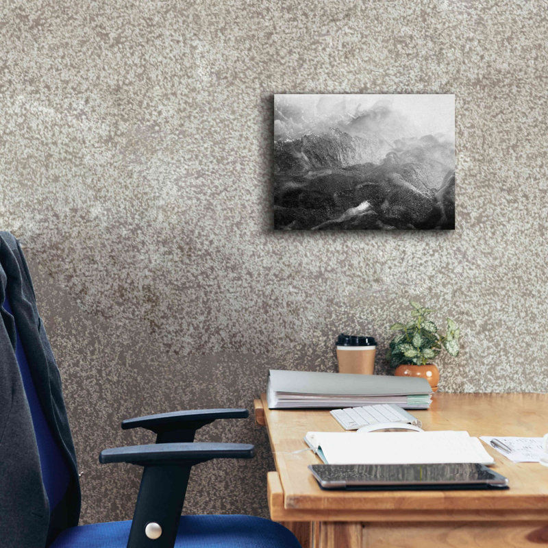«Black Motion» par Design Fabrikken, estampe numérique sur toile, H 12 po x l 16 po x P 0,75 po
