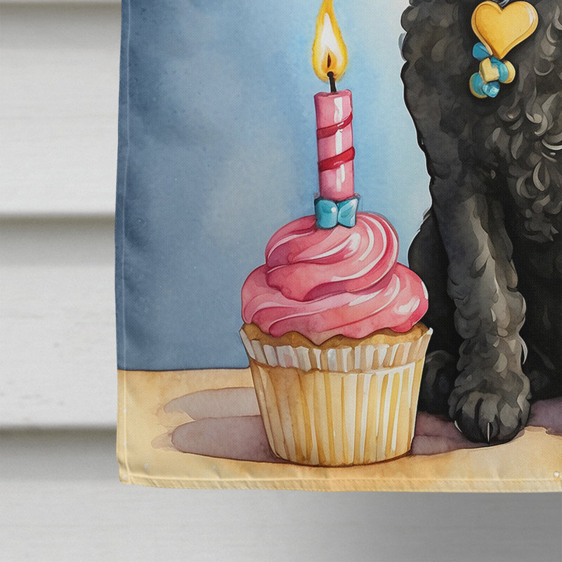 Drapeau «Happy Birthday House», Caniche noir