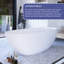 Baignoire de trempage autoportante à surface solide de 67 po en blanc mat