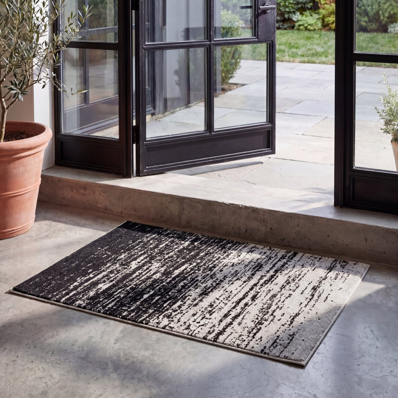 Tapis argenté / noir Atziri Costa Mesa, Rectangle 2 pi 6 po x 4 pi