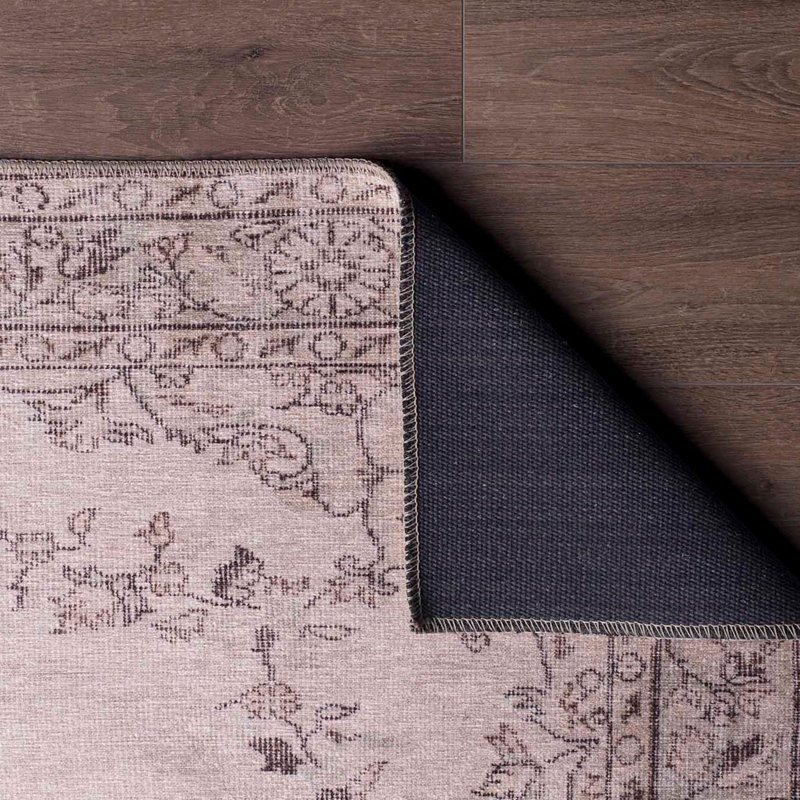 Tapis oriental en polyester beige / gris Brainard, Rectangle 7 pi 7 po x 10 pi 10 po