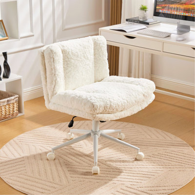 Fauteuil de bureau W26,4 pouces à siège plus large, fauteuil de bureau en poils de lapin artificiel avec base en métal, fauteuil de bureau pivotant réglable, fauteuil de coiffeuse (crème)