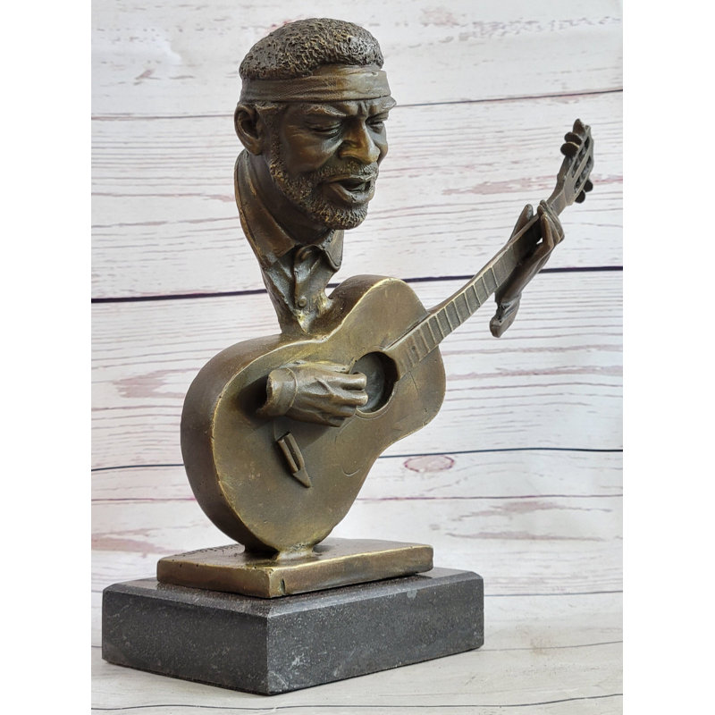 Figurines et sculptures Chenae