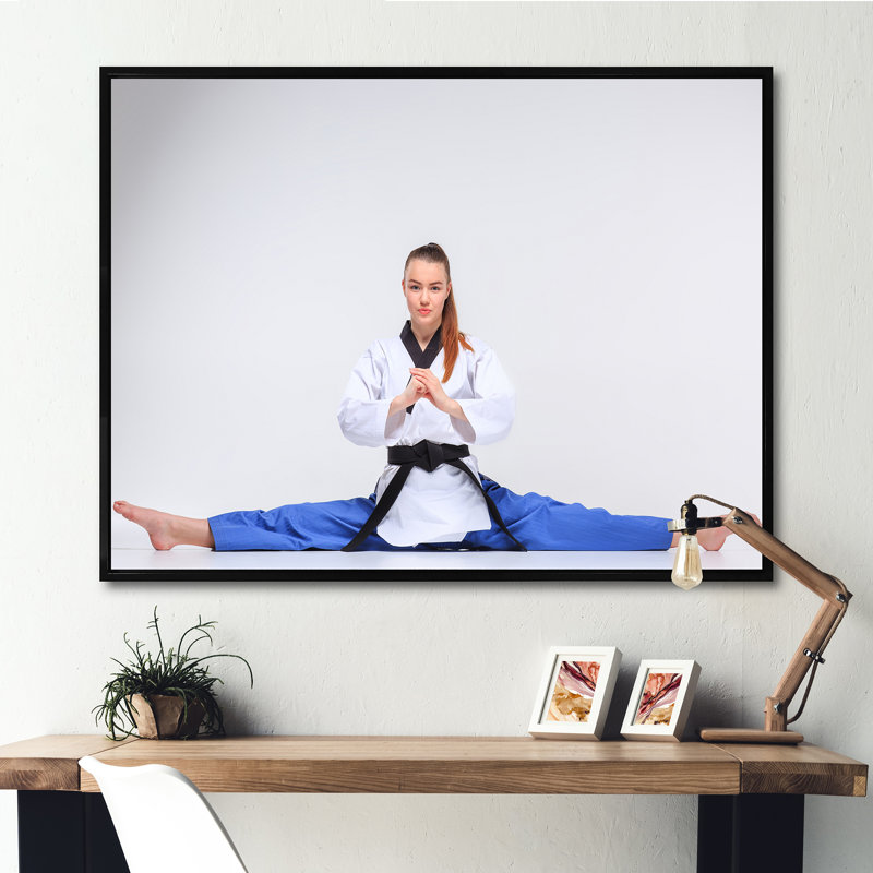 Karaté ceinture noire sur toile, Cadre flottant noir, H 30 po x l 40 po x P 1,5 po