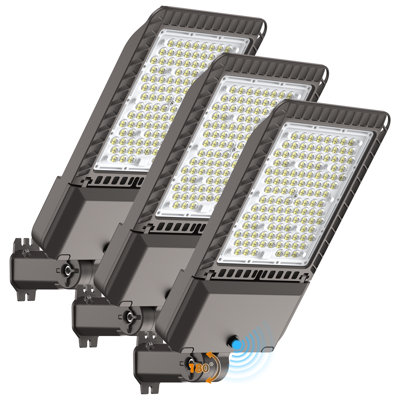 Paquet de 3 lumières de stationnement à DEL de 340 W, lumière du jour 85 000LM 6000K, photocellule du crépuscule à l'aube, éclairage extérieur étanche IP65 pour entrepôt de garage