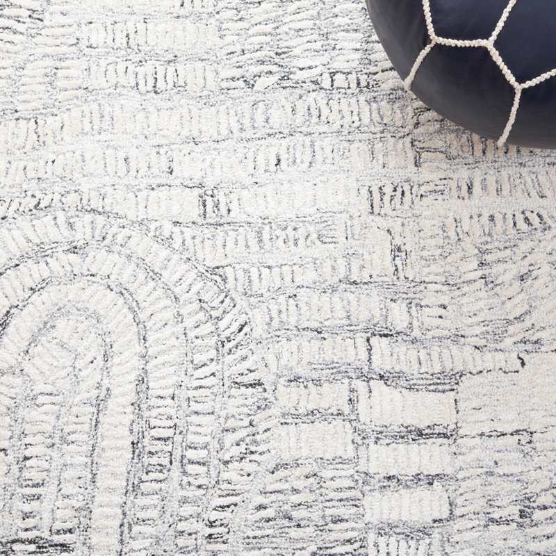 Audrina Abstract Hand Tufted Area Rug in Gray/Ivory, Rectangle 4' x 6'