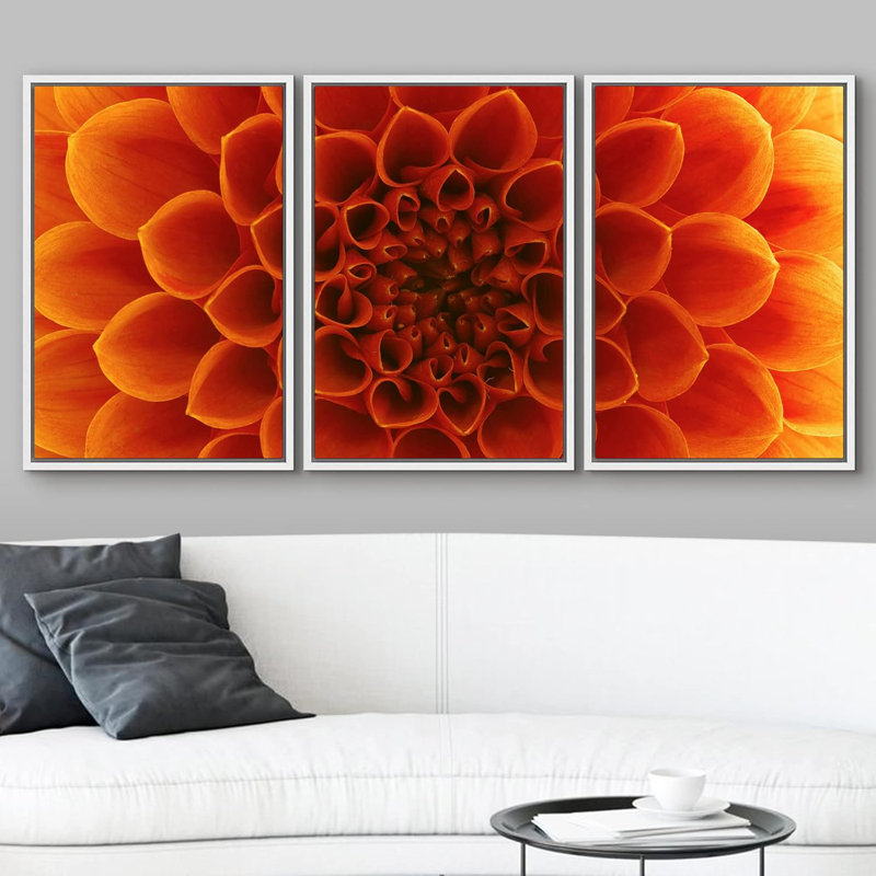 Gros plan sur un pétale de fleur de chrysanthème orange et une photographie botanique moderne, Cadre flottant blanc