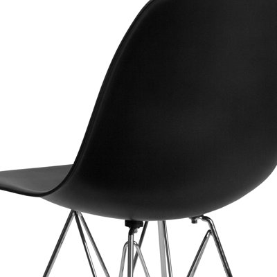 Chaise en plastique Daker avec base chromée