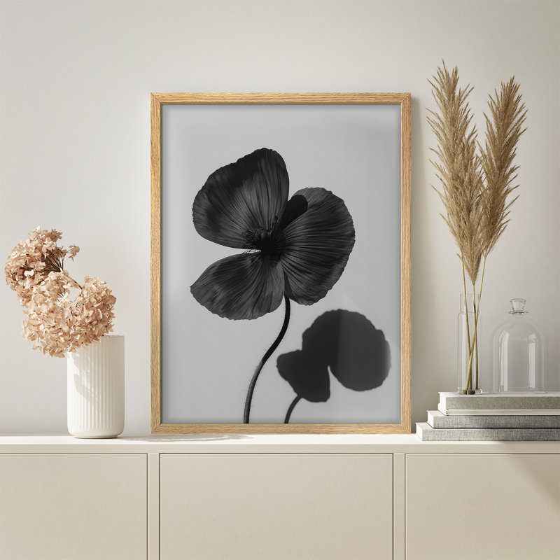 Art mural encadré monochrome fleur de coquelicot - Illustration botanique noir et blanc avec ombre, œuvre d'art moderne et élégante pour le décor d'une chambre ou d'un salon