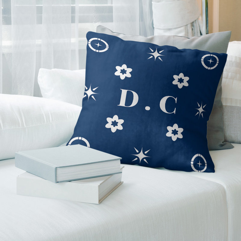 Coussin en coton DC Basketball, H 16 po x l 16 po, Blanc DC / bleu marine