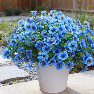 16 faisceaux de fleurs artificielles pour l'extérieur, de fleurs artificielles pour l'extérieur, de fleurs d'extérieur résistantes aux rayons UV, de bleu, de plante artificielle résistante aux rayons UV, de marguerite à fausse fleur avec des feuilles d'eucalyptus