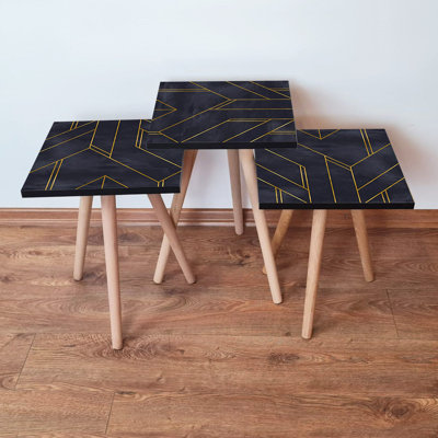 Ensemble de 3 tables gigognes modernes (noir et doré) 13,8 po x 20,5 po x 13,8 po | Robuste 100% panneau de fibres à densité moyenne avec pieds en bois de hêtre, design géométrique élégant | Parfait pour le salon, le bureau et la décoration intérieure élégante