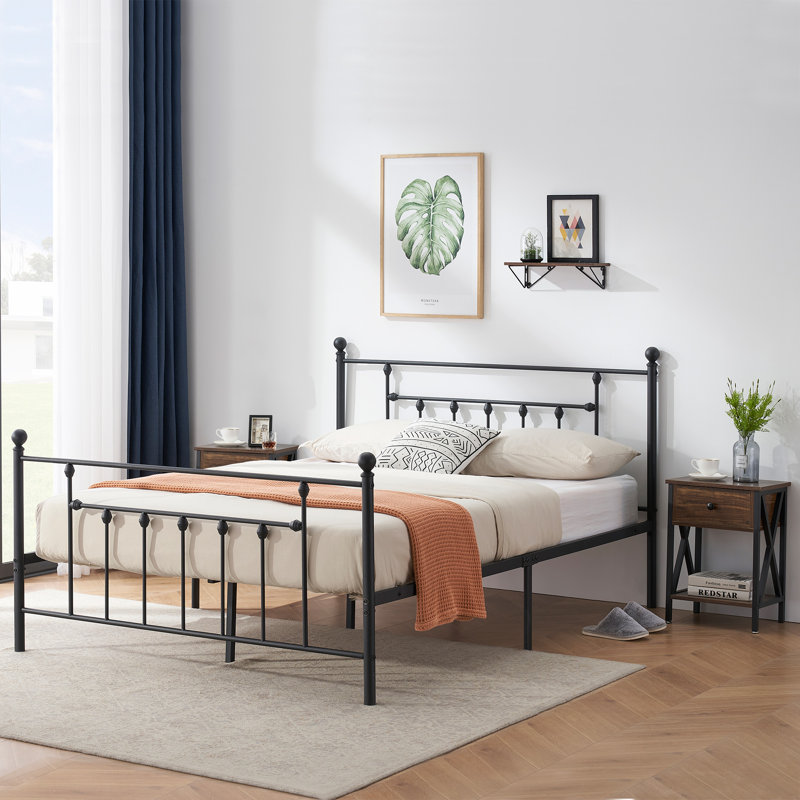 Ensemble de chambre à coucher 3 pièces Kempst, cadre de lit plateforme grand format et ensemble de 2 tables de chevet brunes, ensemble de mobilier de chambre à coucher simple en métal moderne, support de lattes robuste, rangement sous le lit, aucun sommier nécessaire, silencieux (ensemble de 3)