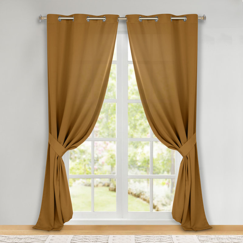 Paire de rideaux obscurcissant avec œillets Millendon, L 42 po x L 108 po, Brun caramel