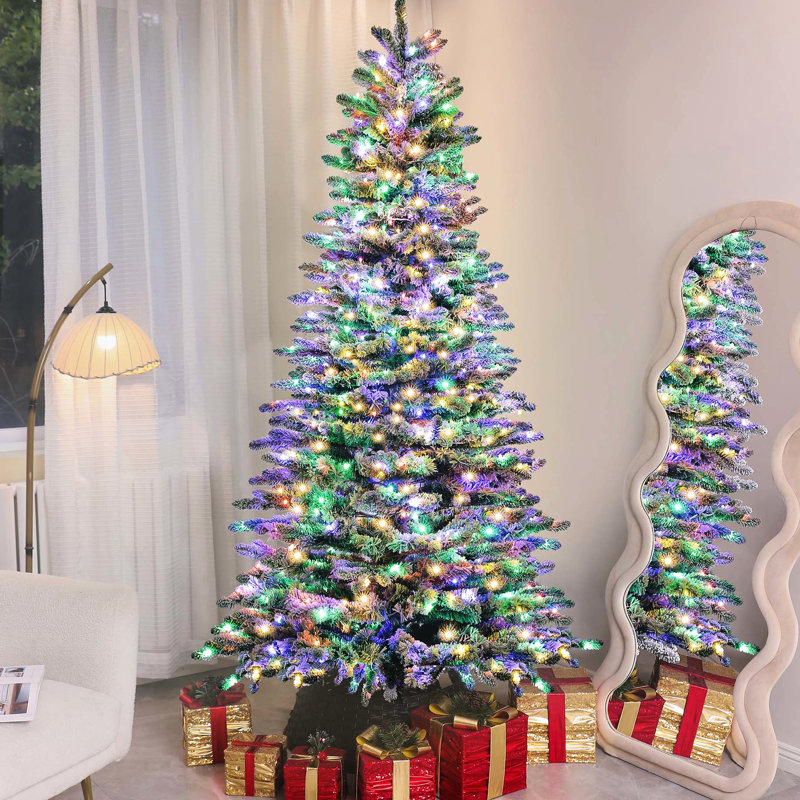 Arbre de Noël 7,5 pi, style pin des montagnes enneigé avec 500 lumières à DEL et installation facile de 1264 branches pour des occasions festives