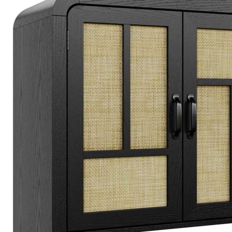Buffet 59 po Boho noir en panneau de fibres à densité moyenne, 4 portes en rotin naturel avec 3 tablettes intérieures réglables, console de rangement de style campagnard pour le salon, la cuisine et l'entrée