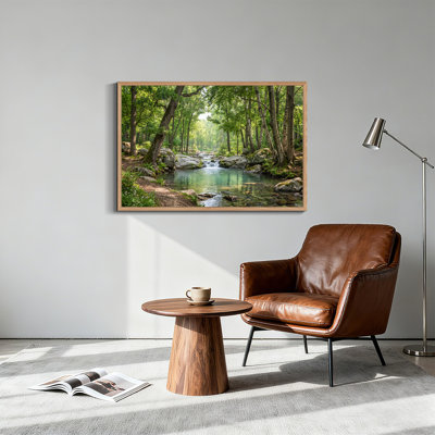 "Green Forest Stream" avec cascade et roches moussues, art mural