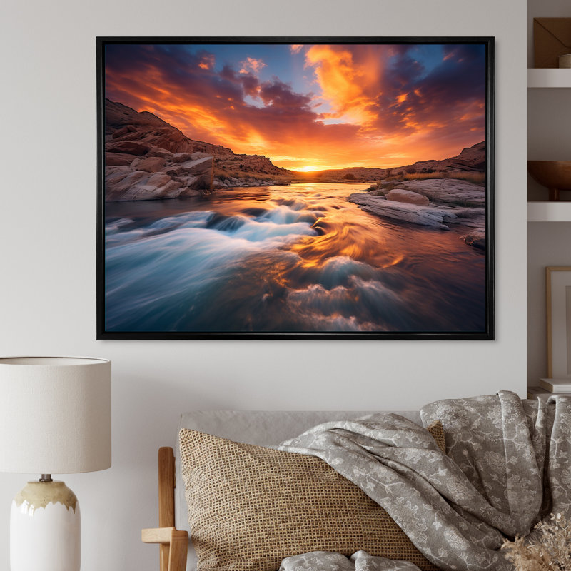 «Golden Sky Sunset Wild Flowing River Mountain I», reproduction sur toile, H 30 po x l 40 po x P 1,5 po, Cadre flottant noir