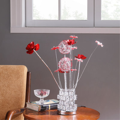 Aluminium 4 roses, 6 pétales floraux, 2 boutons floraux sur un vase moderne hexagonal à 4 carrés en chrome pour salon, table de chevet, lampe de chevet pour chambre à coucher, lampe DEL